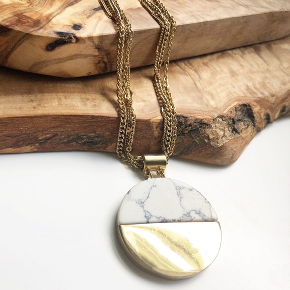 Express Jewelry - Express gold marble circle pendant necklace